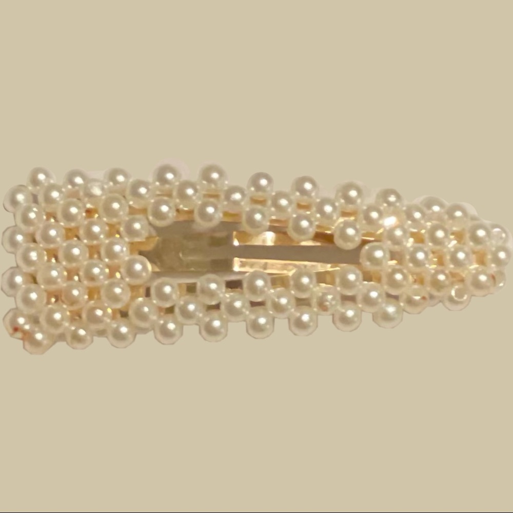 Pearl studded barrette
